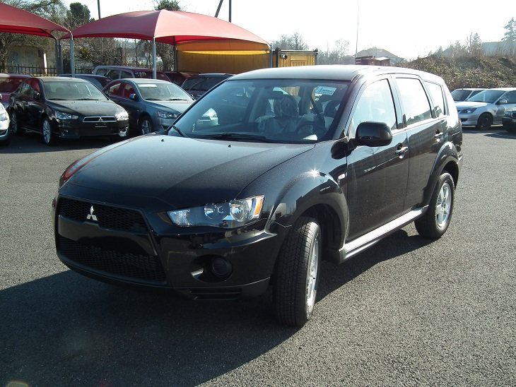 Auto occasion MITSUBISHI Outlander 2.0 MIVEC Inform 2WD