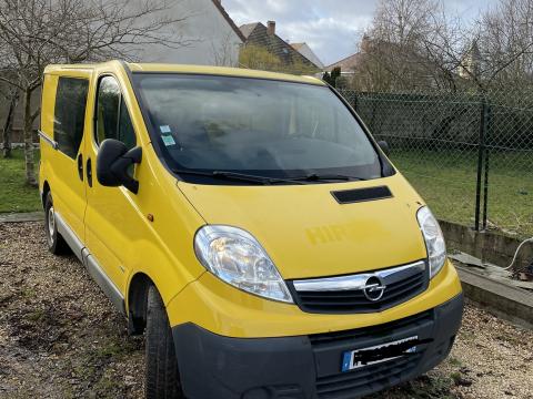 Opel Vivaro 2,5cdti Jaune