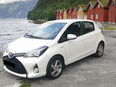 Toyota YARIS  1.5  HYBRID BLANC Blanc