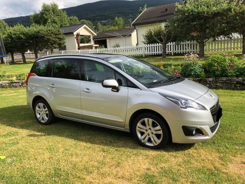 Peugeot Peugeot 5008 1.6 Diesel Grise Peugeot 5008  Gris