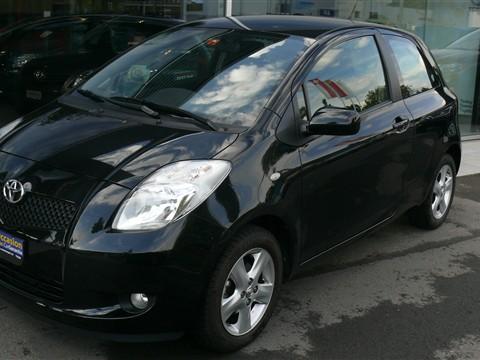 Toyota Yaris Linea Sol (limousine.)