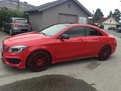 Mercedes-Benz Classe CLA Rouge