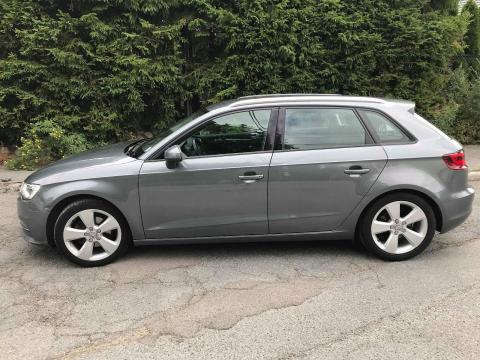 Audi Audi A3 Sportback 1,6 TDI Attraction Audi A3 Sportback 1,6 Gris