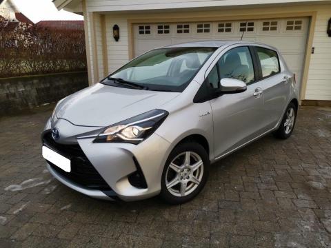 Toyota Yaris 1.5 HYBRID Gris