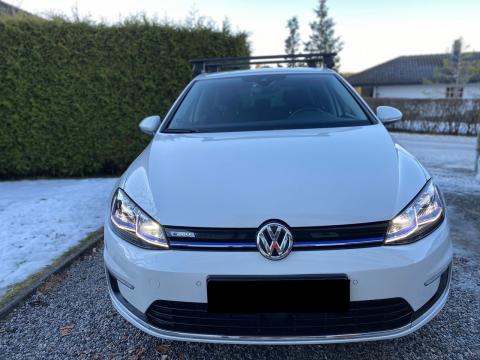 Volkswagen  Golf  100KW Blanc