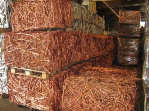 Volvo Destockage et vente de cuivre en câbles dénudées