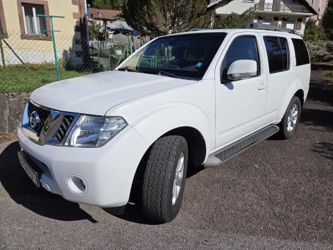 Nissan Pathfinder 7 places Blanc