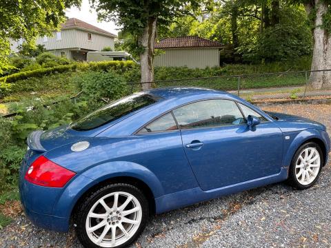 Audi TT Bleu