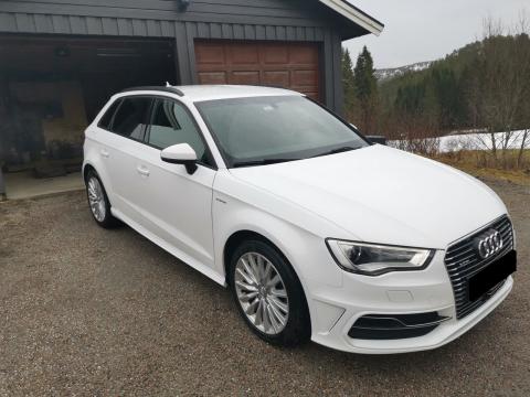 Audi Audi A3 Blanche Automatique diesel Audi A3 Blanche Automatique diesel Blanc