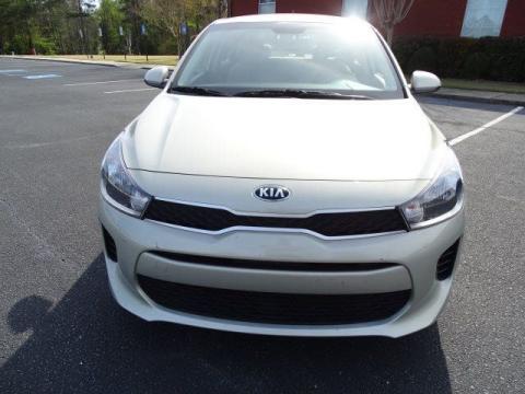 Kia Rio Gris