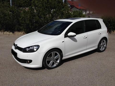 Volkswagen Golf 1.6 TDI 105 Trendline 119 g/km Berline 5 P Blanc