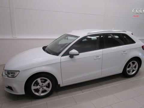 Audi Audi A3 Sportback 1,6 TDI 116CH Sport Audi A3 Sportback 1,6 TDI 116CH Sport Blanc