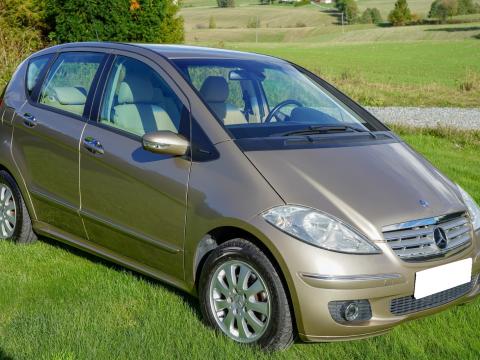 Mercedes-Benz Classe A 150 ELEGANCE 5P Beige