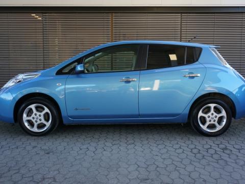 Nissan Leaf Bleu