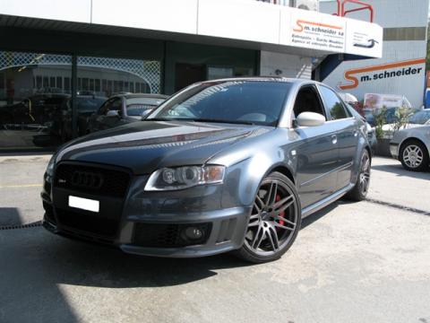 AUDI RS4 4.2 V8 quattro (limousine)