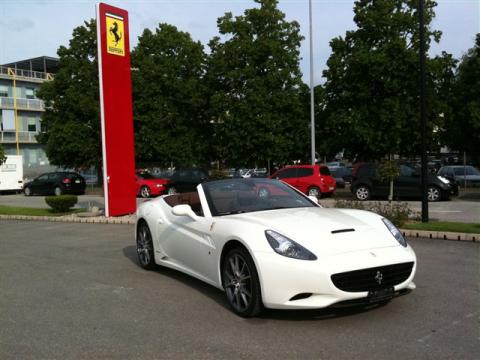 FERRARI California 4.3 V8 (cabriolet)