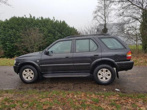 Opel Frontera 2.4i Bleu