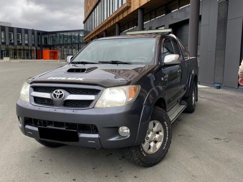 Toyota Hilux Gris