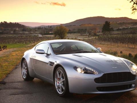 ASTON MARTIN V8 Vantage 4.7 N420