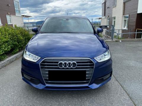 Audi Don de voiture (Audi A1 Bleu Diesel) Don de voiture (Audi A1 Bleu Diesel) Bleu