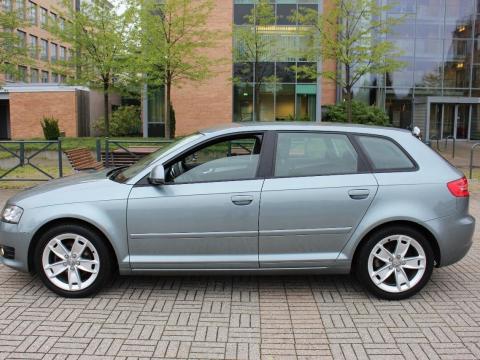 Audi Audi A3 2,0 TDI Automatique Diesel Audi A3 2,0 TDI Automatique Diesel Gris