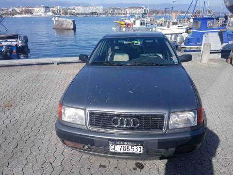 Audi A100 Gris