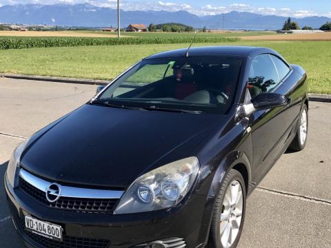 Opel Astra 1,6 turbo cabriolet Noire