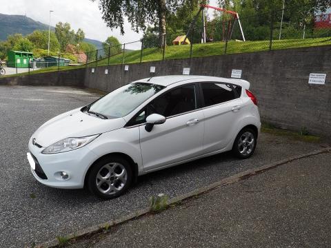 Ford FIESTA 1.4 TDCI FAP GHIA 5P Blanc