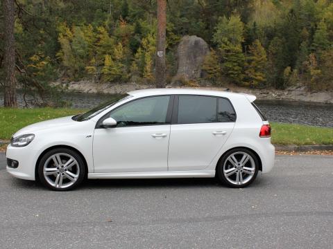 Volkswagen Golf  1,6TDI R-LINE  Blanc