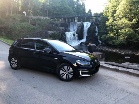 Volkswagen golf Volkswagen GOLF TDI 3300CHF Noire