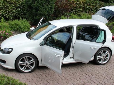 Volkswagen Golf  1.6 TDI Blanc