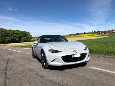 Mazda MX-5 SKYACTIV-G 184 Revolution (Cabriolet) Revolution (Cabriolet) 184 CV Blanc