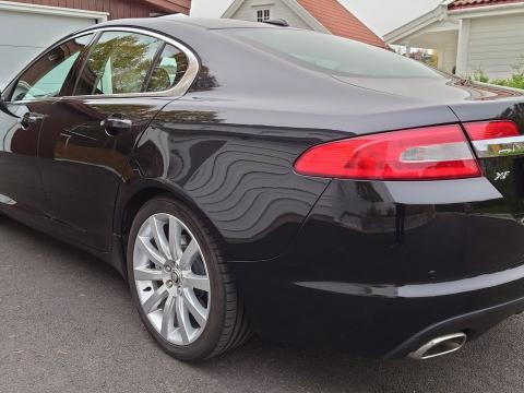 Jaguar XF Noire