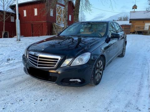 Mercedes-Benz E220 Noire