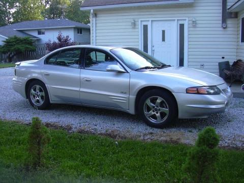 Pontiac Bonneville SLE 2002