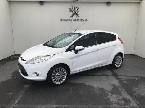 Ford Fiesta 4.1 4.1 tdi Blanc