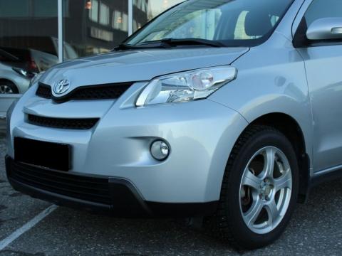 Toyota Urban Cruiser   Toyota Urban Cruiser 1,4 D-4D Dynamic AWD 2011 Gris