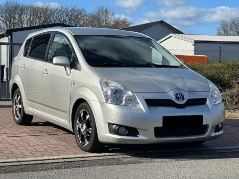 Toyota Corolla Verso 2.2-l-D-4D Gris