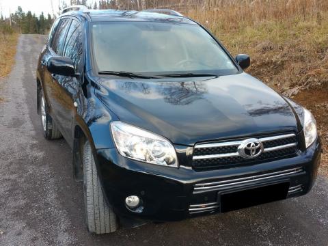 Toyota RAV4 TOYOTA RAV4....2,0....4WD, 2008...3.000CHF Noire