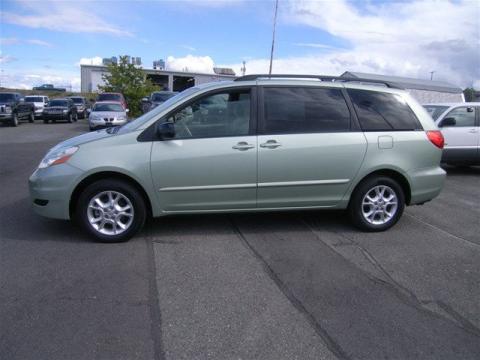 Toyota Sienna LE 7-Passenger 2006