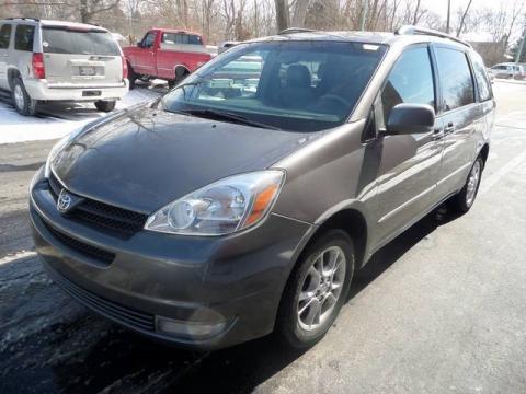 Toyota Sienna XLE 7-Passenger 2005