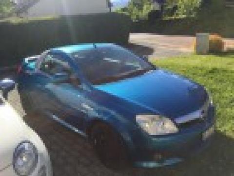 Opel 1.8 Sport Tigra Bleu