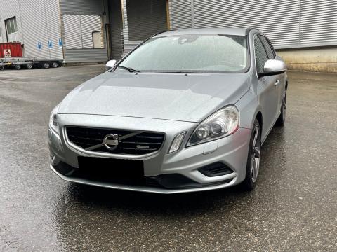 Volvo V60 CROSS CONTRY R-DESIGN 1.6D