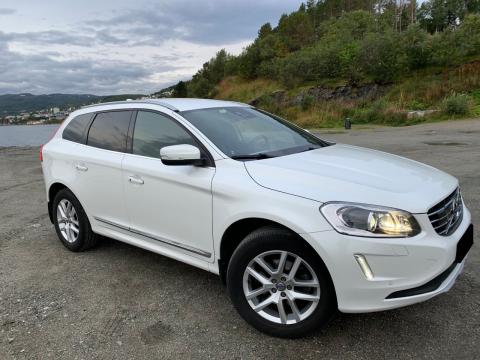 Volvo Volvo XC 60 D4 2,4D Summum AWD automatique Volvo XC 60 D4 2,4D Summum AWD automatique Blanc