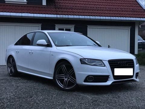 Audi A4 2.0 tdi s line Blanc