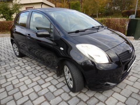 Toyota TOYOTA YARIS 2 MILLENIUM TRES BON ETAT Noire