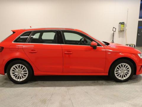 Audi  Audi A3 2.0 TDi 150CH Quattro Sportback Ambiente Diesel  Audi A3 2.0 TDi 150CH Quattro Sportback Ambiente Diesel Rouge