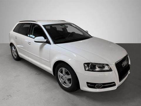 Audi Audi A3 1.6 TDI  xenon Audi A3 1.6 TDI  xenon Blanc