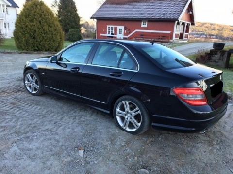 Mercedes-Benz Mercedes-Benz C-Klasse C-Klasse Noire