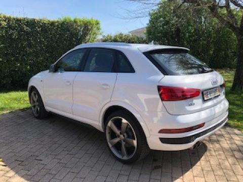 Audi Q3 Sport - Sline (parfait état) 7-vitesses boîte automatisée S tronic quattro Blanc